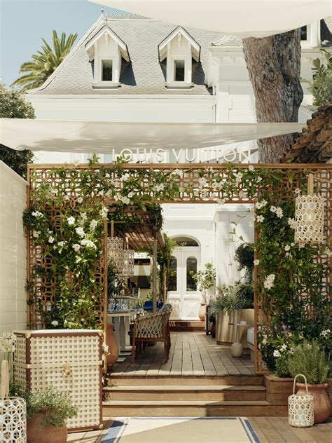 louis vuitton cafe saint tropez|louis vuitton saint tropez restaurant.